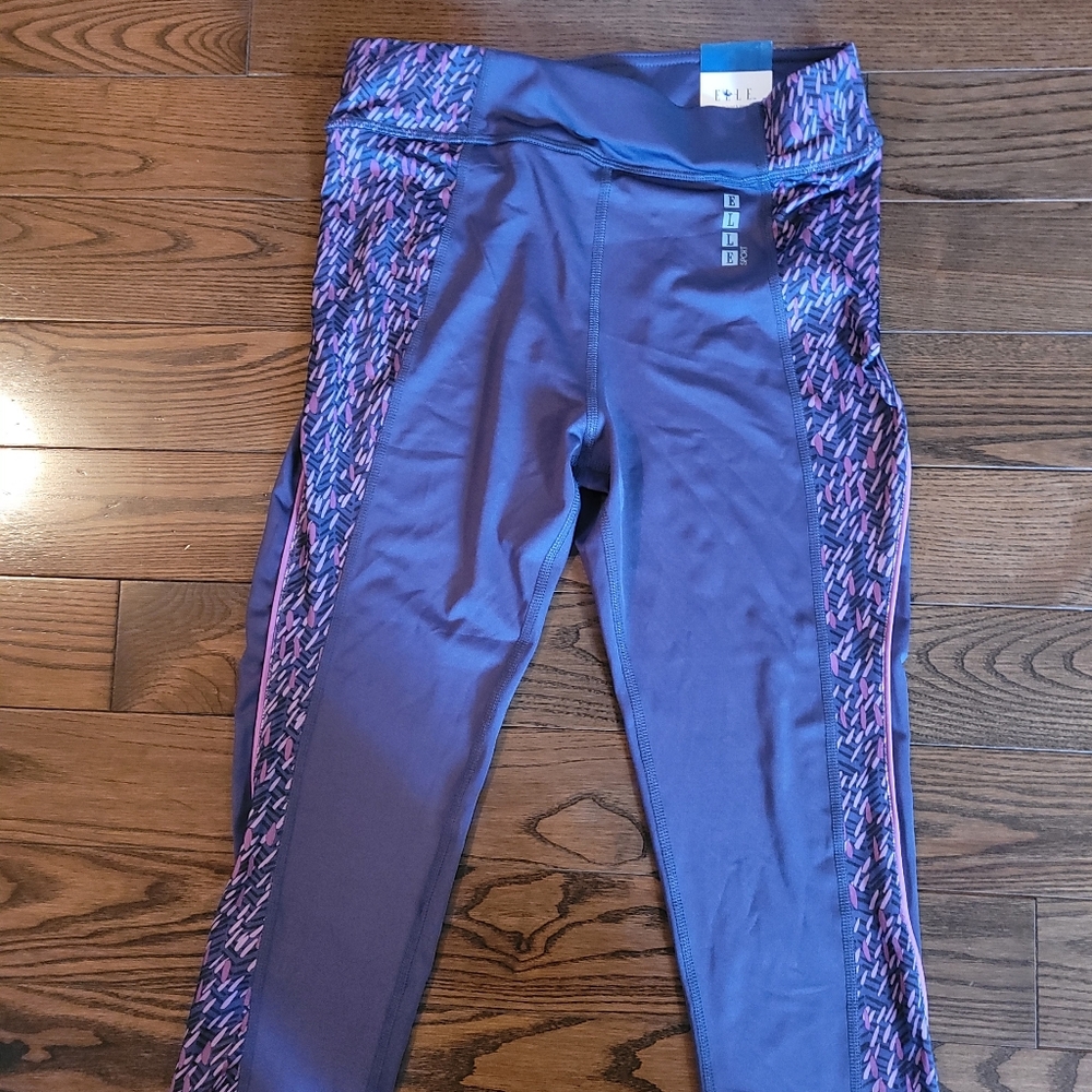 Elle Sport Yoga Capri Leggings, Tummy Control,NWT, never worn, just stored.